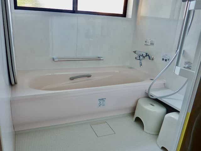 お風呂に手すりの取り付け(介護保険適用)